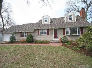 66 Peterborough Dr, Northport, NY 11768