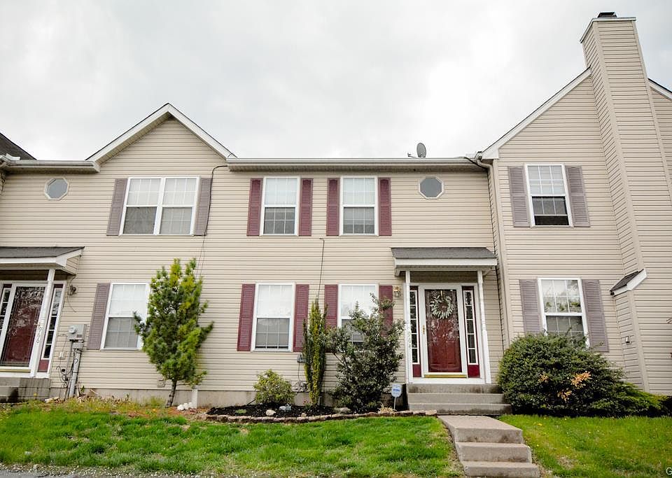 1st image of 964 Ramblewood Ln