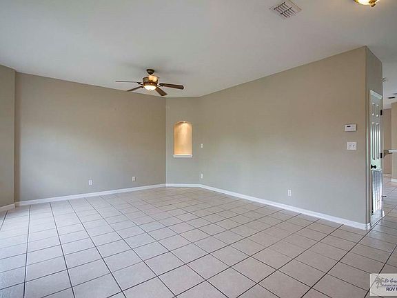 2nd image of 3504 Vineyard Dr
