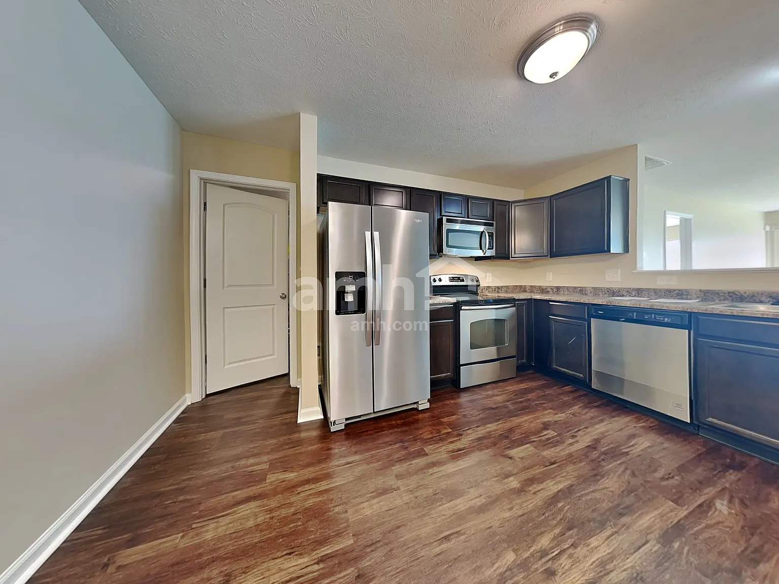 3 bed, 2.0 bath, 1583 sqft, $1,860 — Photo 3