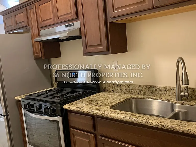 401 Monterey St — Photo 2