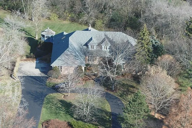 21915 N Andover Rd photo 1