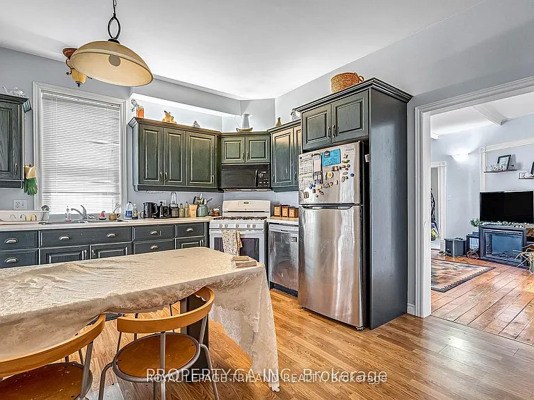 23 Saunby St #A — Photo 7