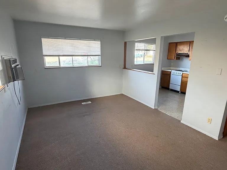 908 W Lake Ave #4 — Photo 4