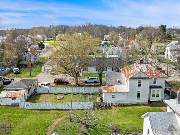 3rd image of 35 Maple Ave