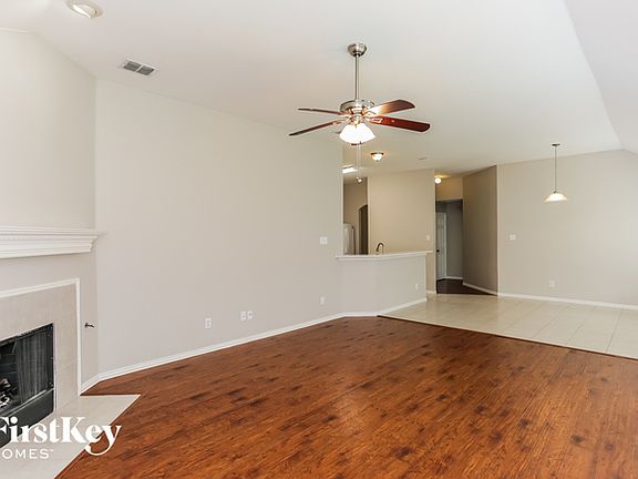 3rd image of 503 Dover Park Trl