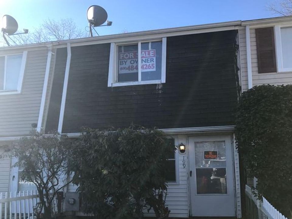 2nd image of 199 Hill Cir #199