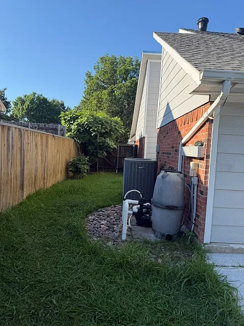 3 bed, 1372 sqft, $2,200 — Photo 4