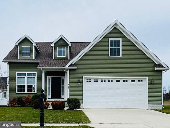 3rd image of 409 Plantation Dr