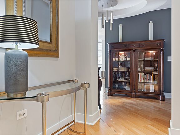 3rd image of 1335 S Prairie Ave Unit 1806
