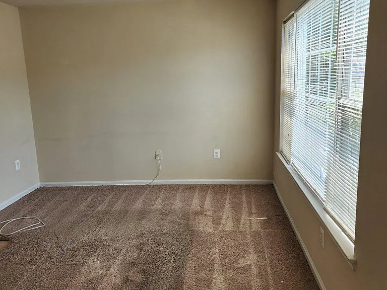 210 Windsor Ridge Ct — Photo 4