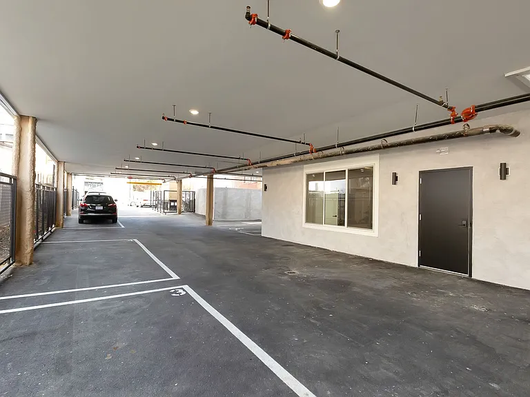 Stunning New Luxury Apartments at The Vienna — Photo 94