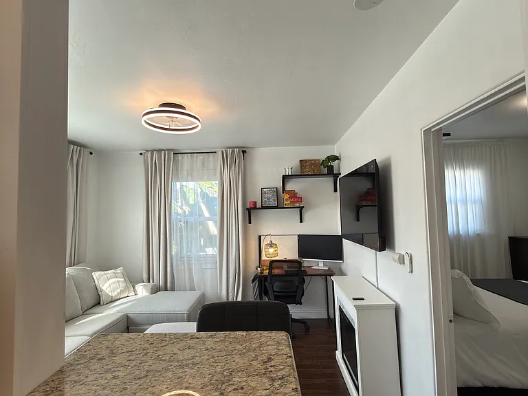 1169 20th St — Photo 3