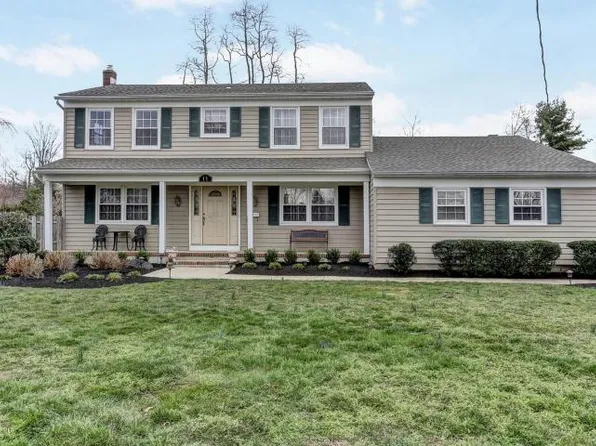 11 Murphy Rd, Port Monmouth, NJ 07758