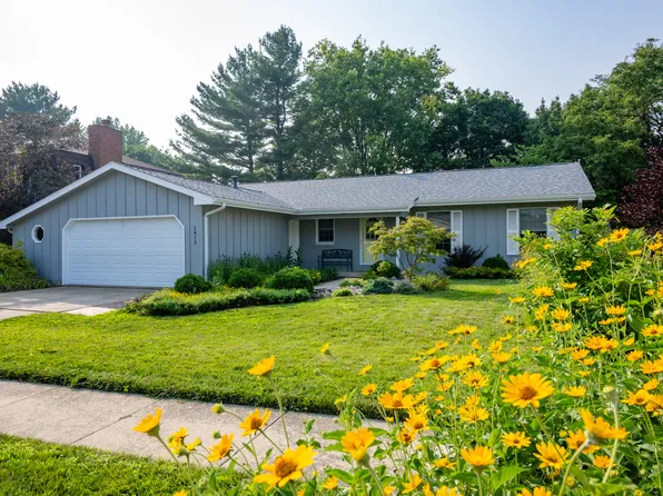 1813 Old Maple Ln, Savoy, IL 61874