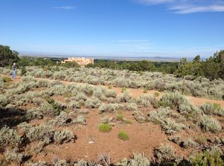 761 Range Rd, Taos, NM 87571