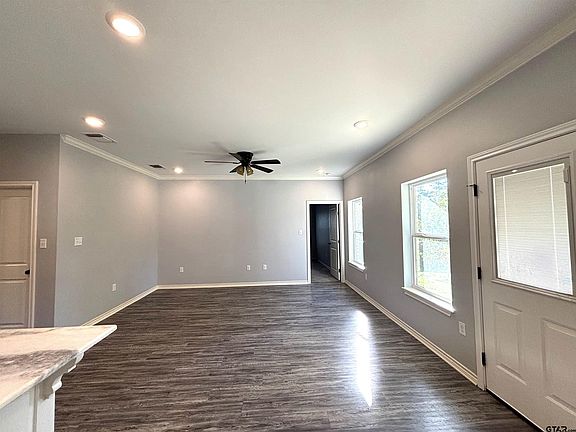3rd image of 196 Twisted Oaks Dr