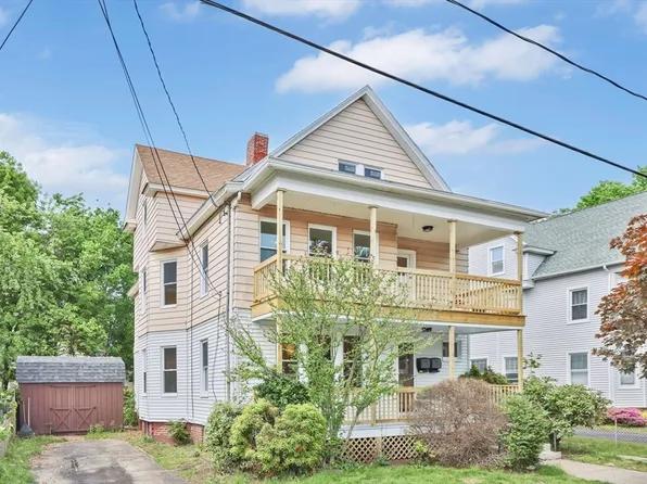 24 Hiawatha St, Springfield, MA 01108
