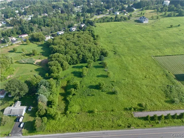 9046 Tibbitts Rd, New Hartford, NY 13413