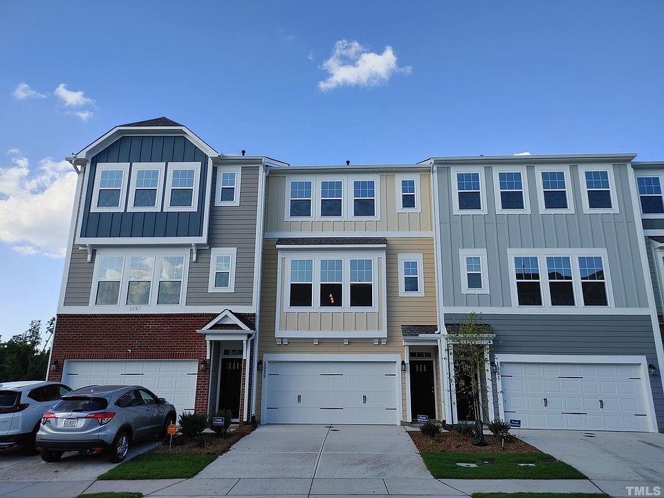 1st image of 1029 Commack Dr