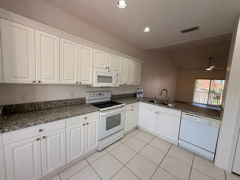 3980 Mediterranea Cir #522 — Photo 7