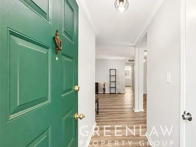 3885 Cedar Cir — Photo 2