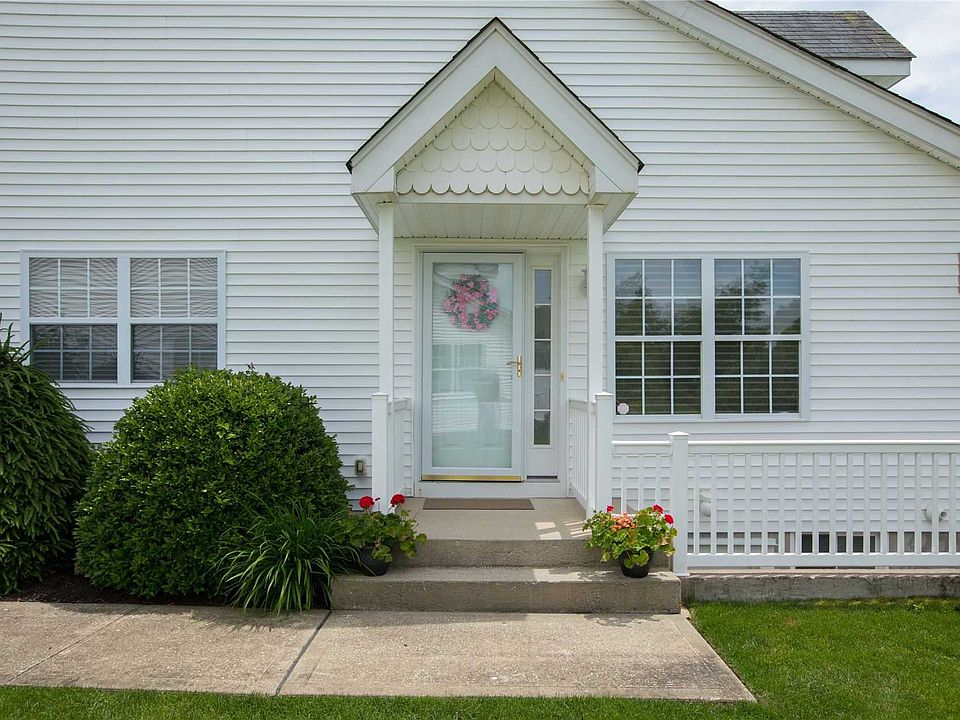 1st image of 63 Rolling Meadow Ln
