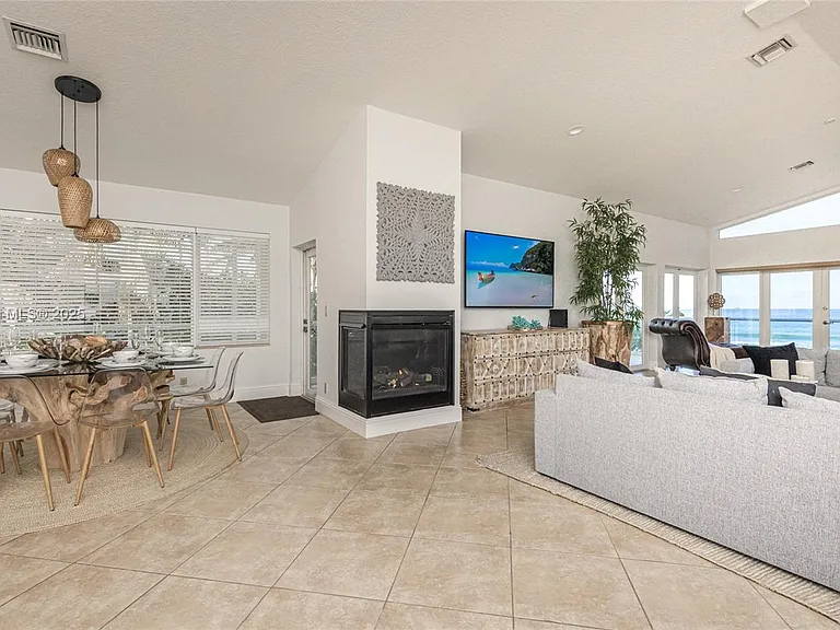 302 Balboa St — Photo 12