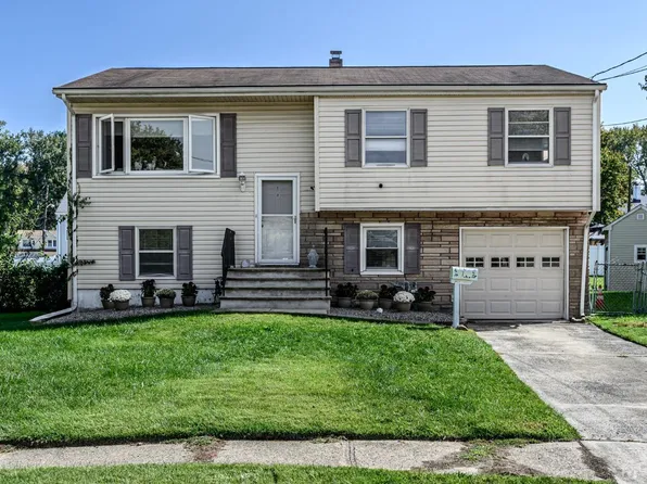 7 Agress Ct, Hamilton, NJ 08619