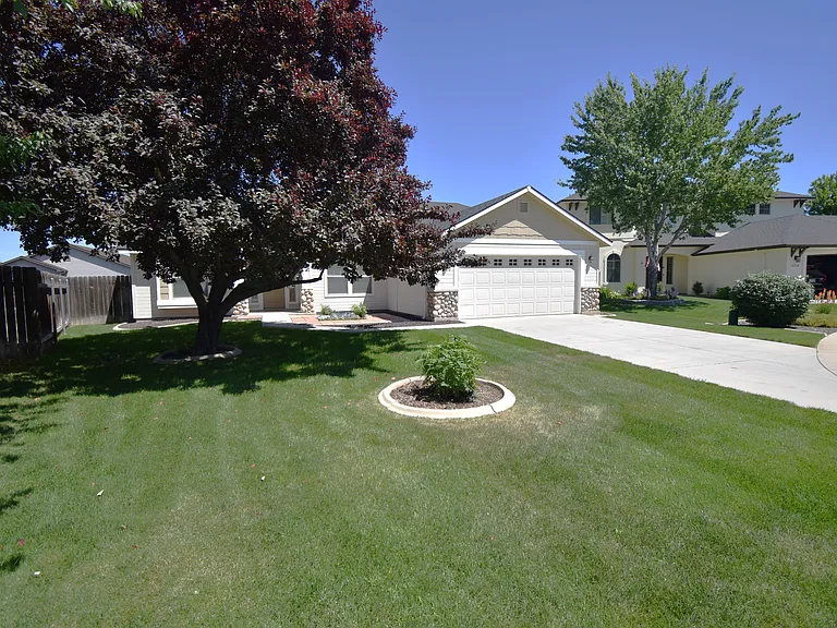 310 E Ironstone Ct — Photo 4
