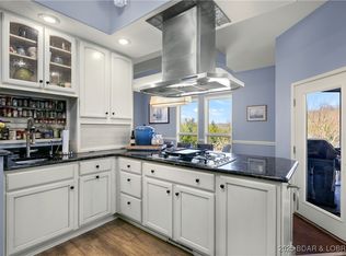 126 W Cross Fox Trl, Camdenton, MO 65020