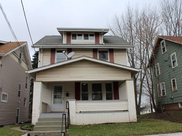 1615 Royal Ave NE