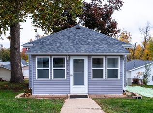 1315 20th Ave SW, Cedar Rapids, IA 52404