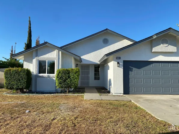 2228 17th Pl, Delano, CA 93215