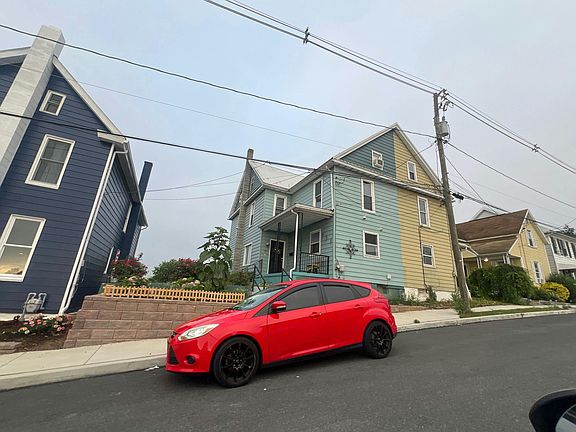 3rd image of 446 Center St