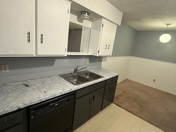 3rd image of 3106 S Birch St #3106