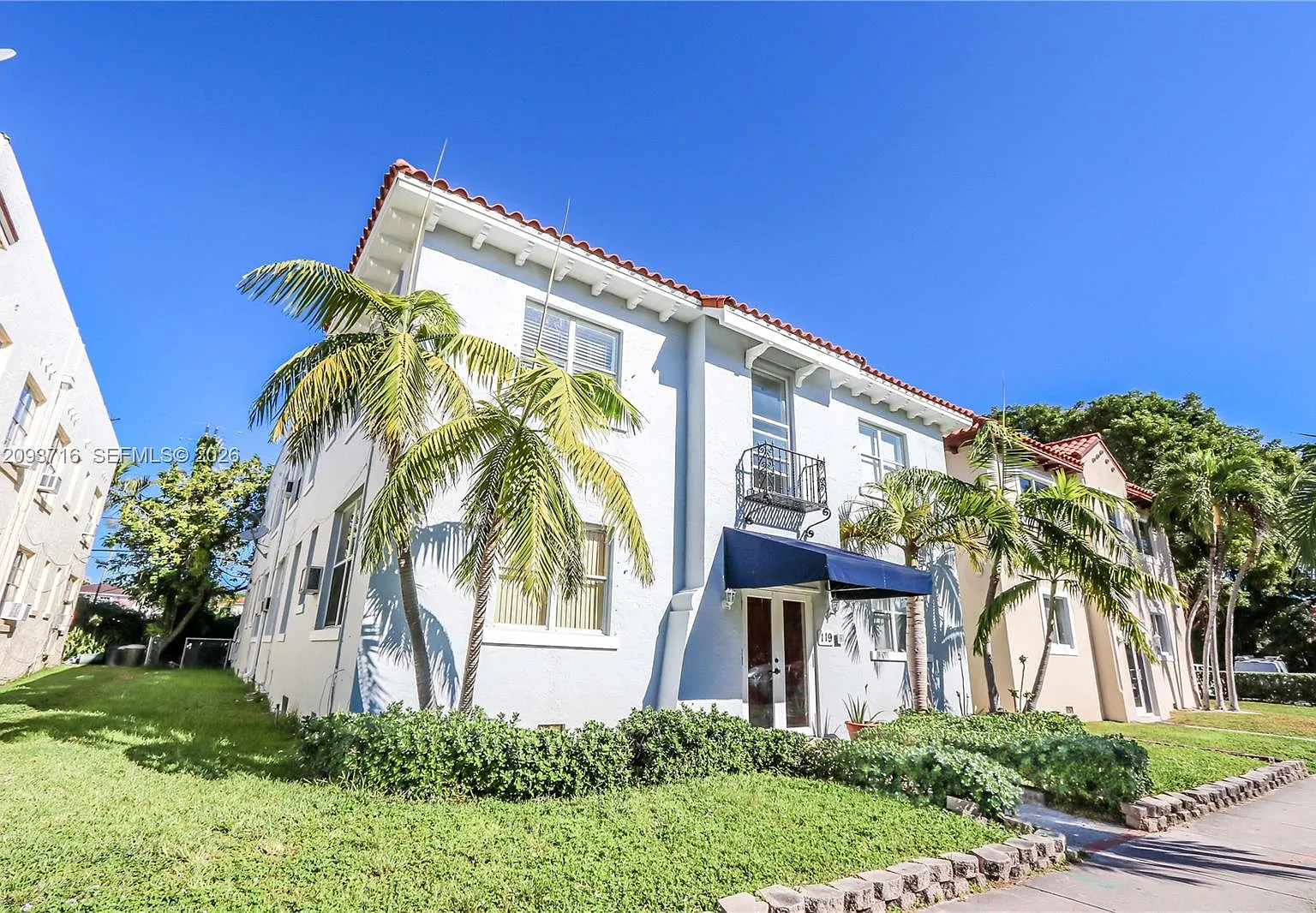 Menores Condo — Photo 4