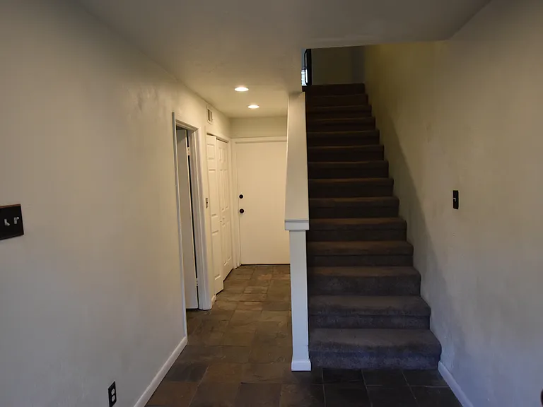 6718 Eastridge Dr #6 — Photo 3