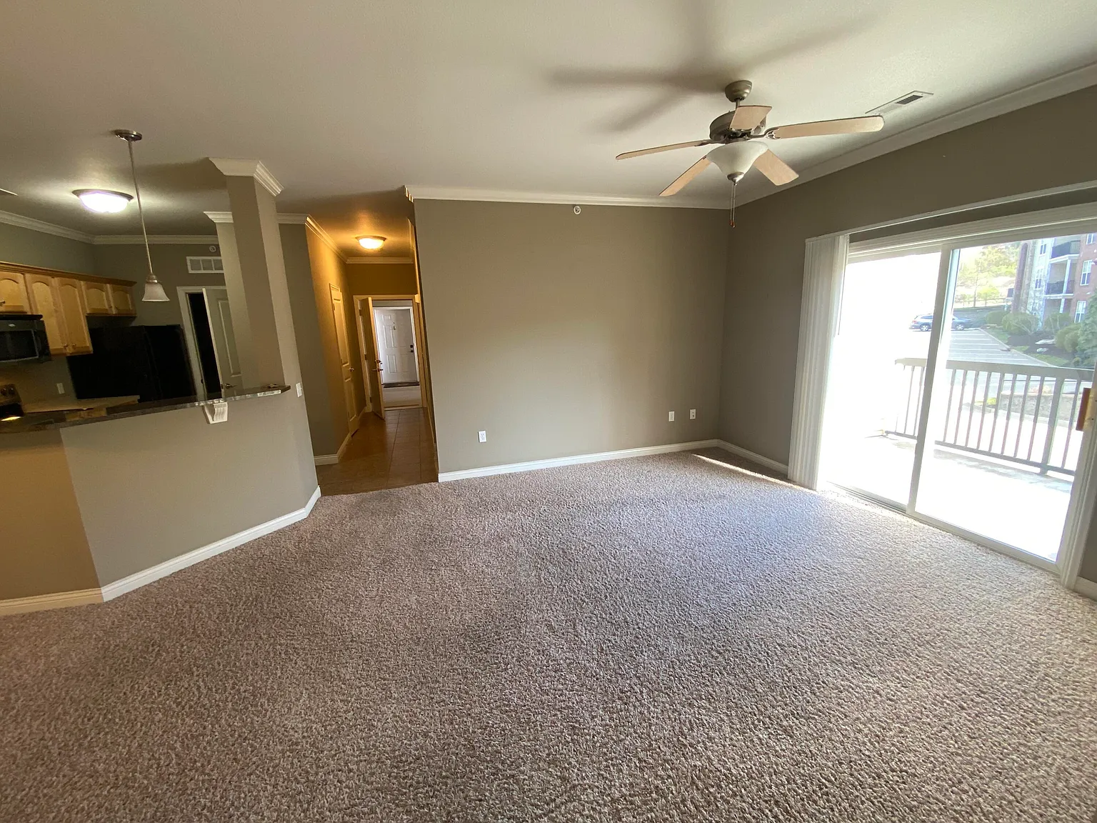 2 bed, 2.0 bath, 1009 sqft, $1,450 — Photo 3