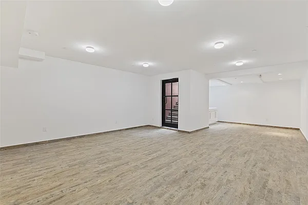 Sold by Douglas Elliman | media 24