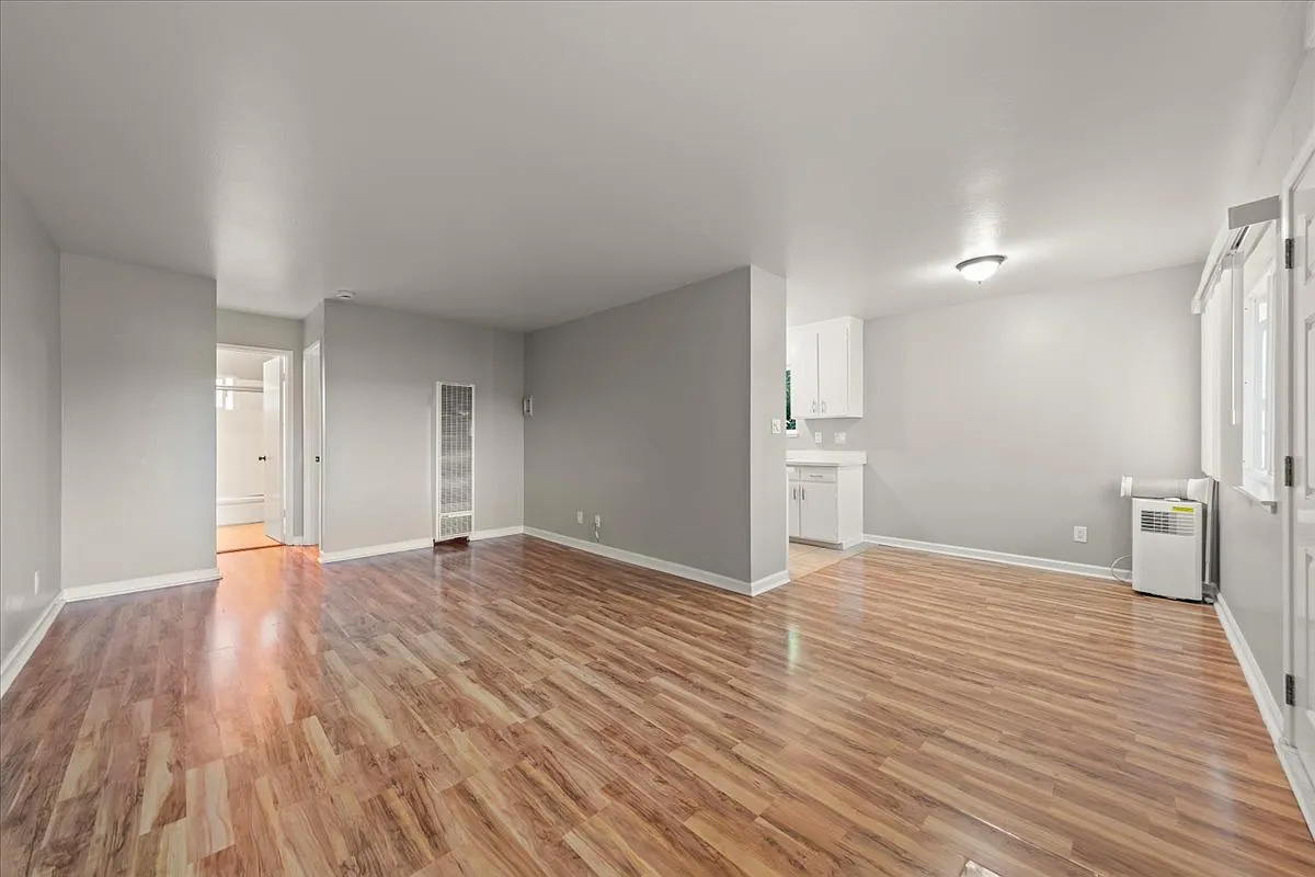 Building Photo - 1475 Ontario Ln #1-D