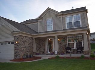571 Rock Hollow Dr NE, Rockford, MI 49341