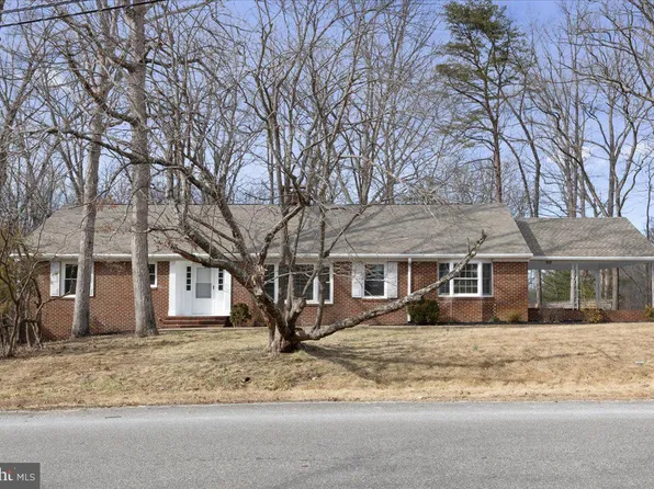 201 Wilderness Ln, Fredericksburg, VA 22401