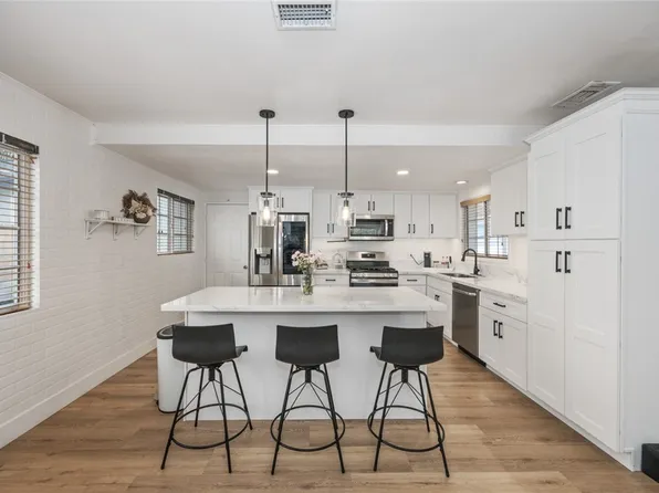 501 E Parkwood Ave, La Habra, CA 90631