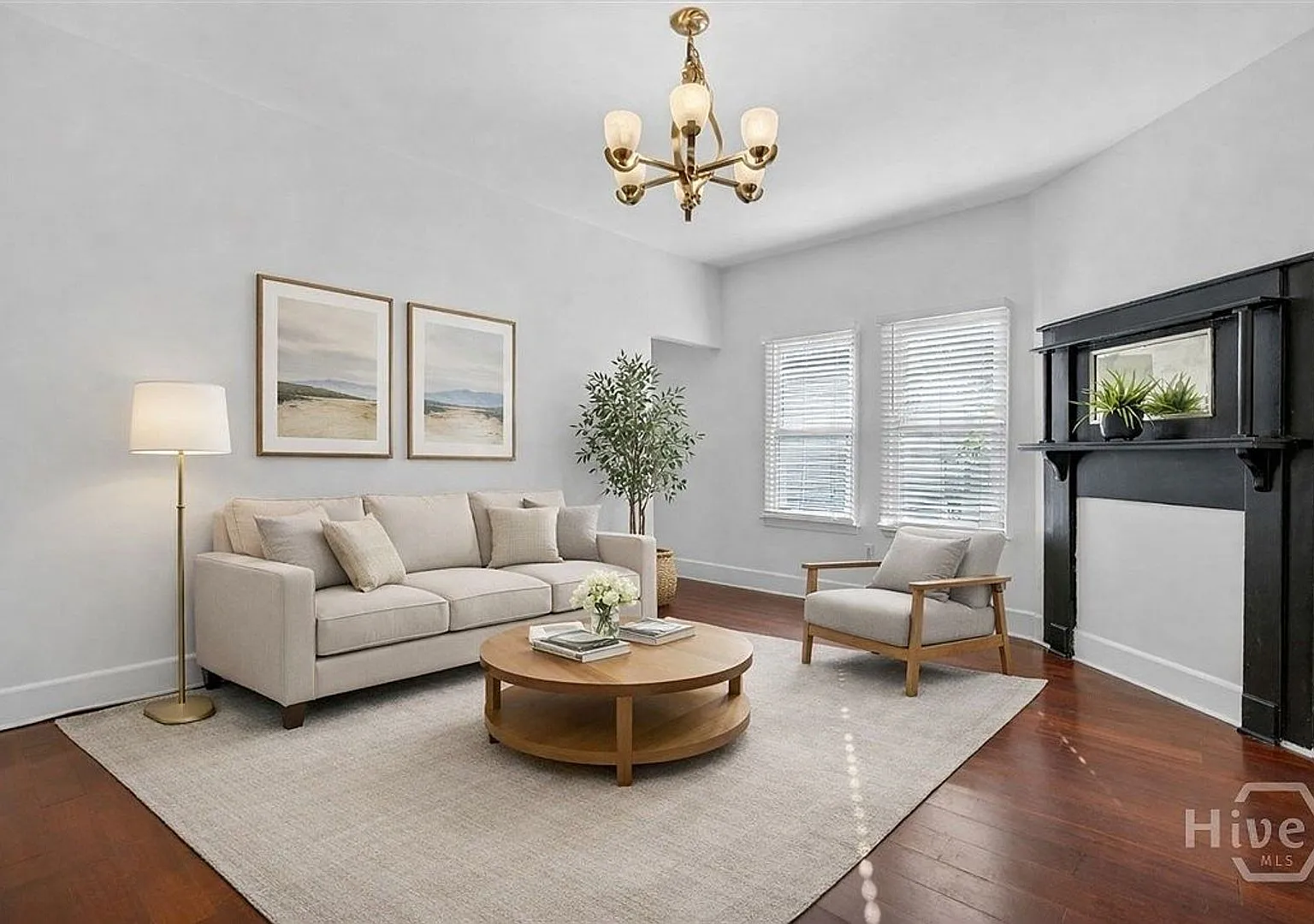 3BR/3BA Downtown Savannah Home | Bath Per Bedroom | Walk to SCAD & Starland | Pet Friendly — Photo 2