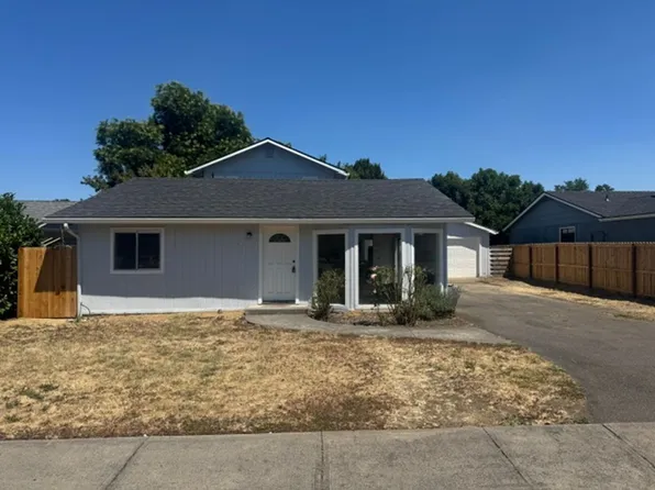 281 Arnwood St, Medford, OR 97501
