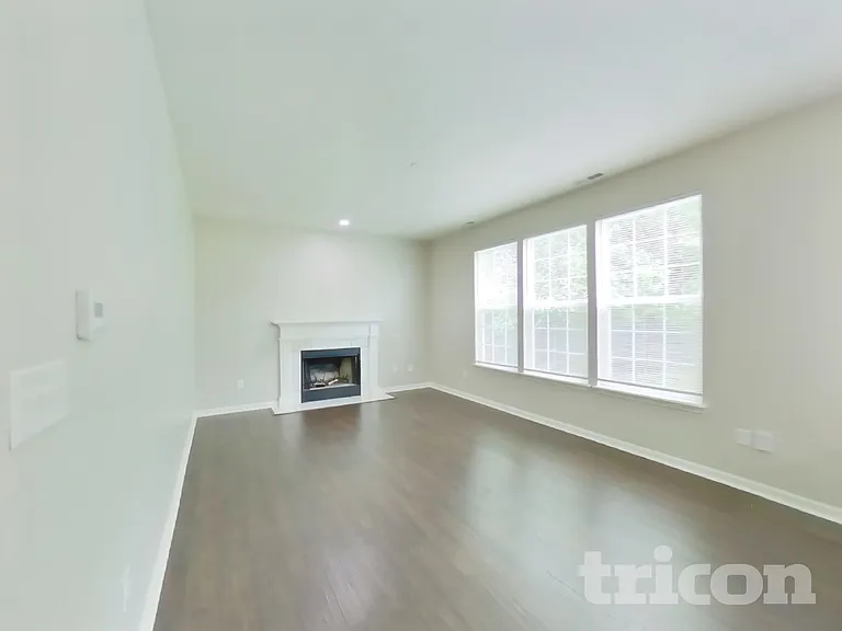 1032 Central Park Blvd S — Photo 4