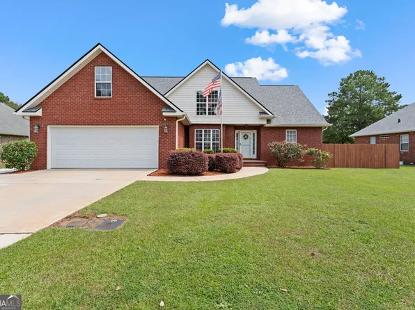 318 Christopher Luke Cir, Perry, GA 31069