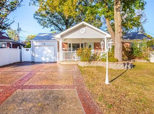 4461 Mohegan Dr, Saint Louis, MO 63123