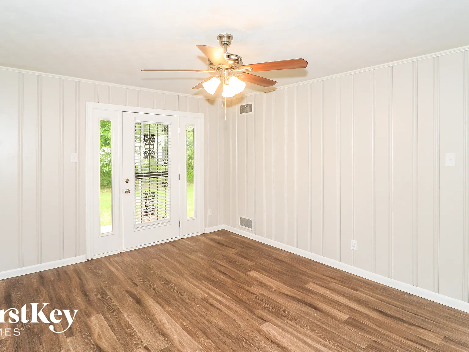 3 bed, 1.5 bath, 1496 sqft, $1,665 — Photo 3